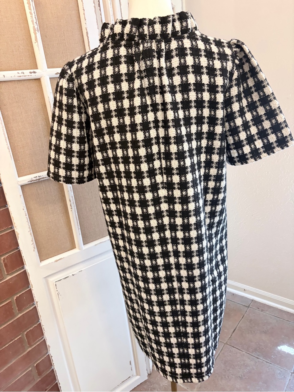 VOY Plaid Tweed Shift Dress Gold Metallic Threads Woven Thru Black & Ivory S NWT - Picture 9 of 13